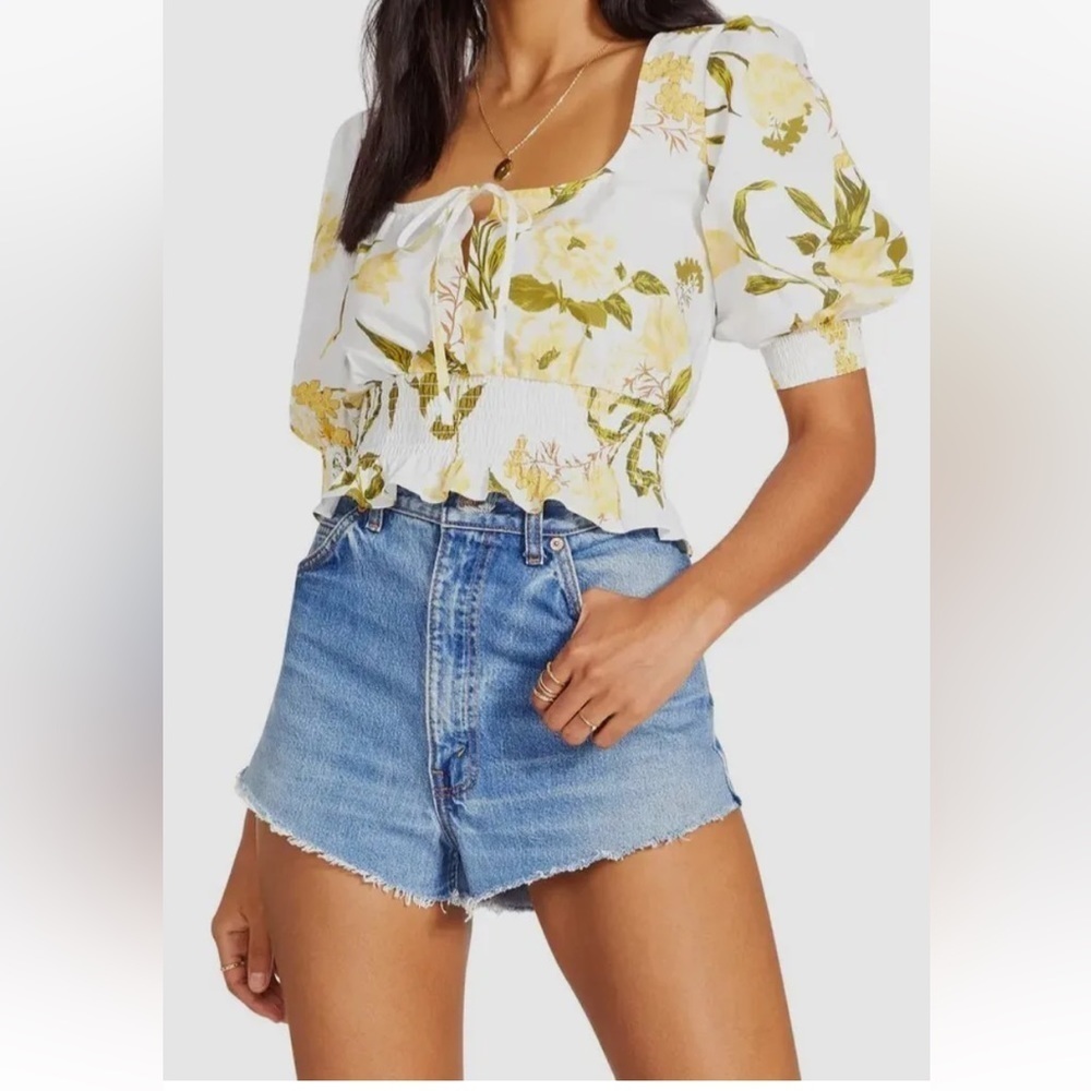 $69 BB dakota women white yellow floral sweet memory puff sleeve smocked top M